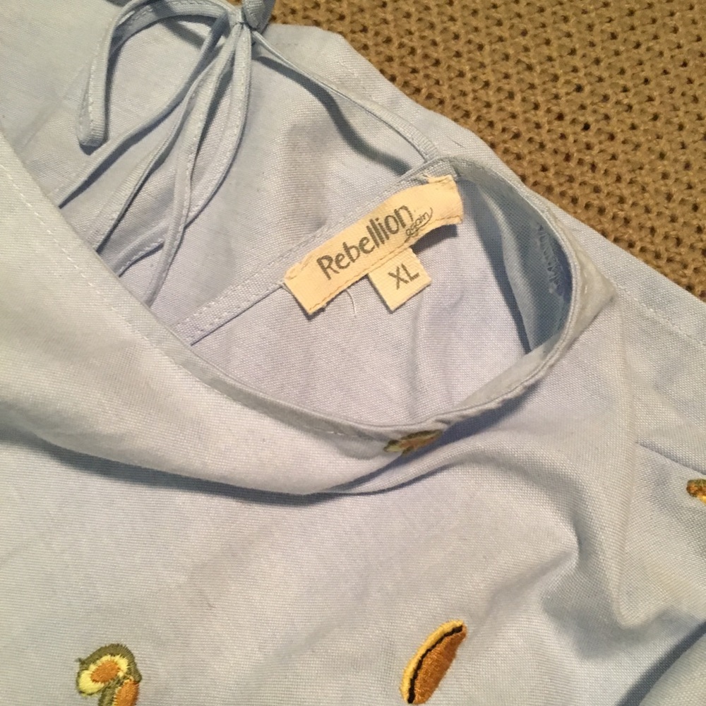 Rebellion top with embroidered pattern